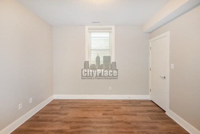 Building Photo - 1223 E New York St