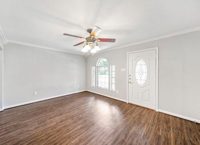 Building Photo - 1411 Pleasantville Dr