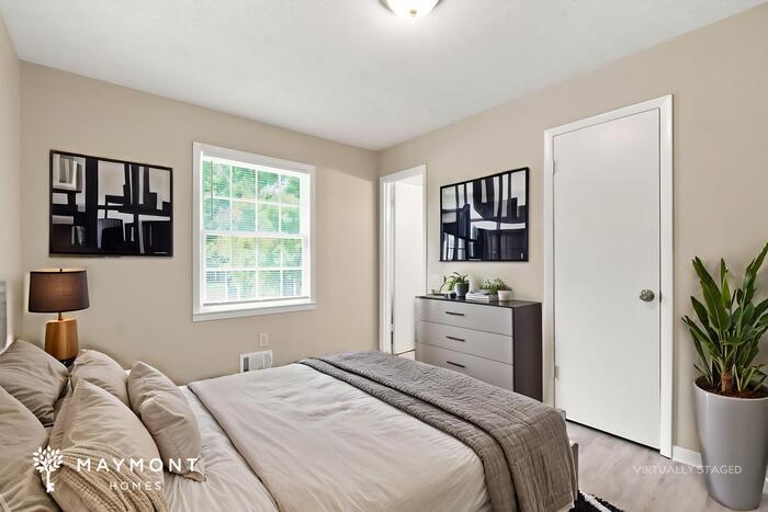 Building Photo - 8455 Magnolia Dr
