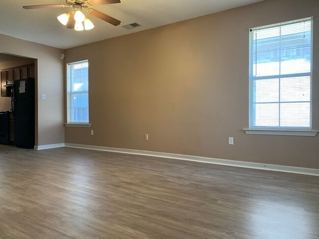 Building Photo - Awesome home near Shelby Farms for Rent! M...
