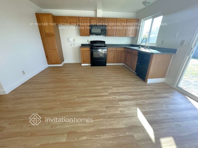 Building Photo - 340 Pembroke Dr