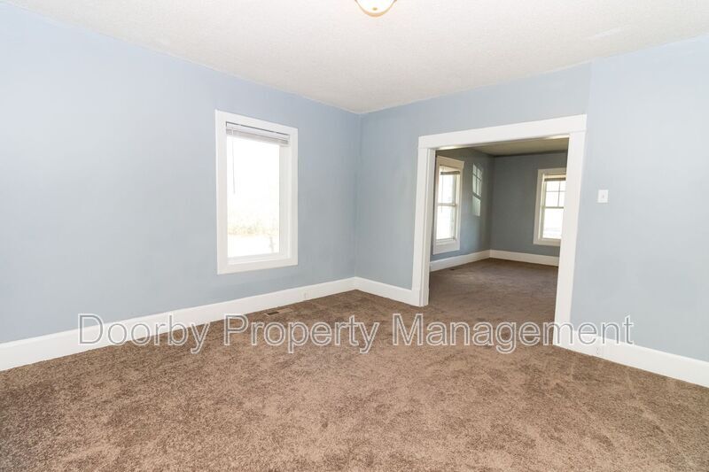 Building Photo - 3813 Central Ave