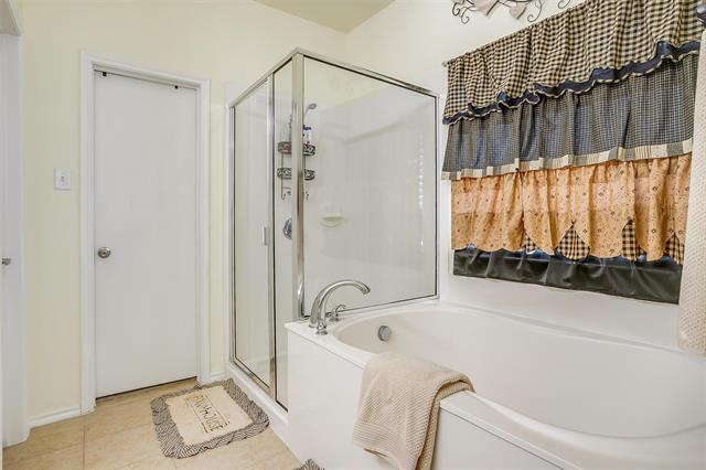 Building Photo - 909 Hunter Ln