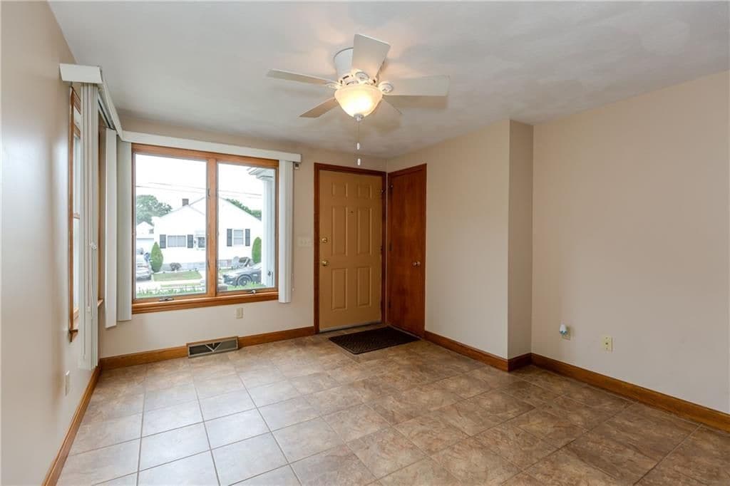 Building Photo - 53 Hazael St