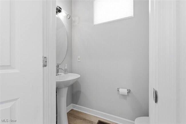 Building Photo - 2244 E 100th St