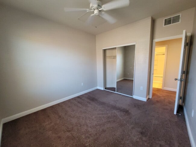 Building Photo - Westlake Villas Condo