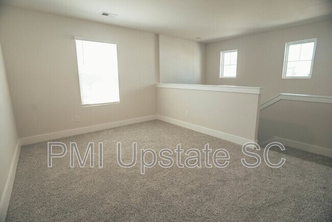 Building Photo - 35 Galley Ln