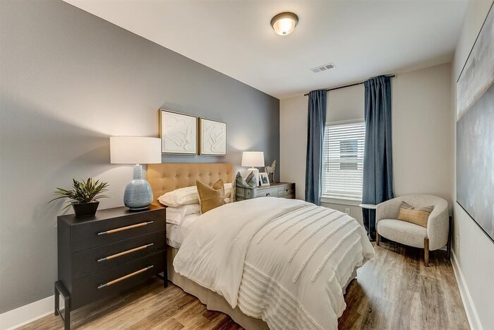 Building Photo - 3901 Constantine Dr