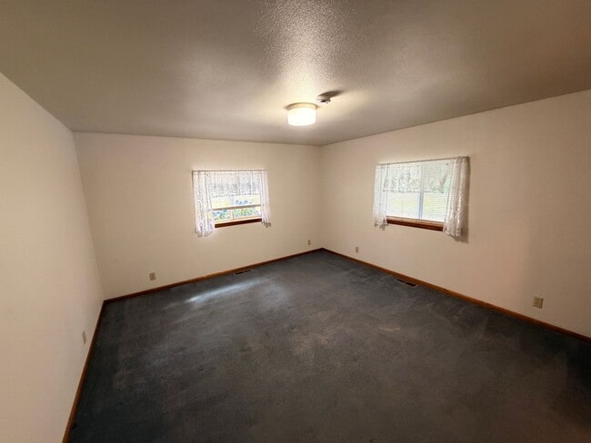 Building Photo - 4204 Sharpe Rd