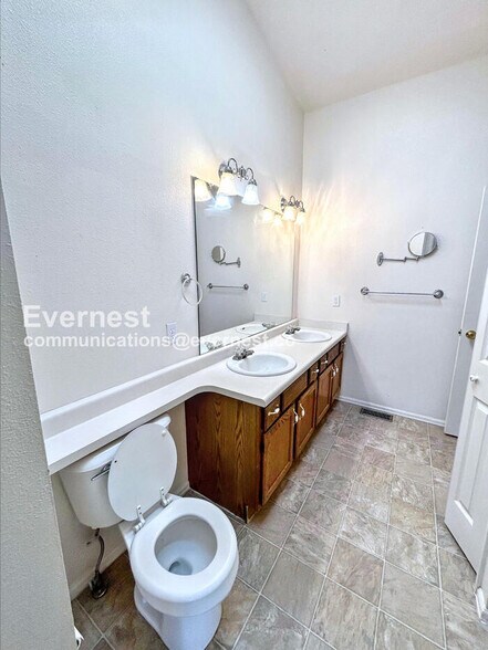 Building Photo - 3939 Smoke Tree Dr