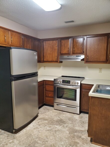 Building Photo - 300 Gurley Dr NW