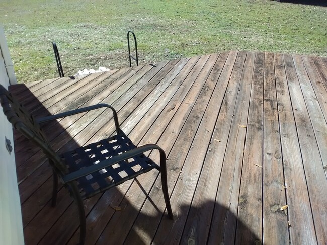 Building Photo - 611 Windcrest Dr