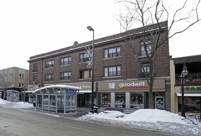 Building Photo - 639-651 State St