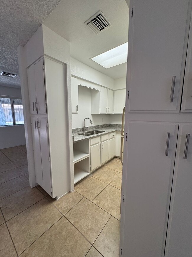 Building Photo - 2819 E Fort Lowell Rd