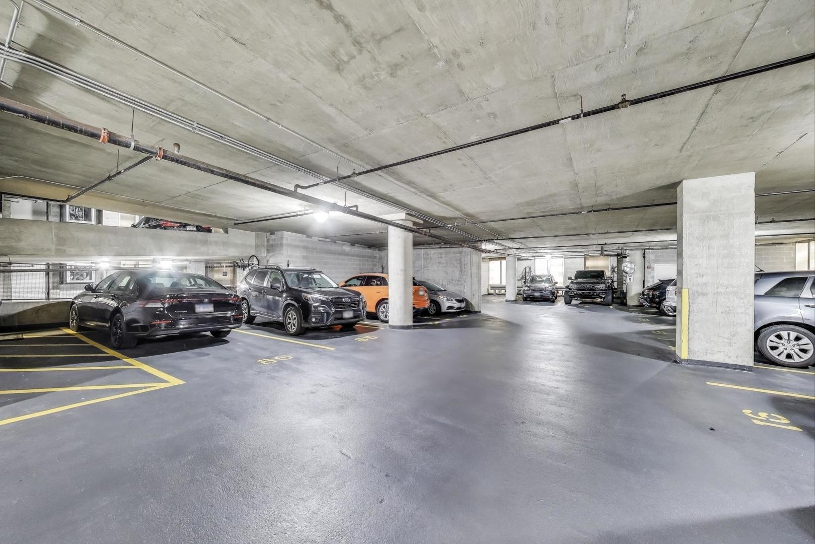 Building Photo - 700 N Larrabee St