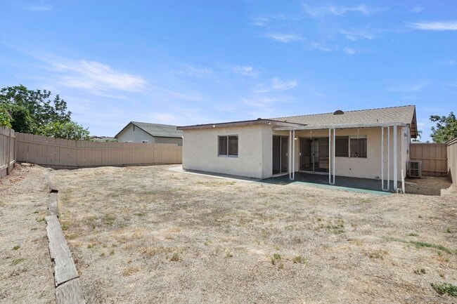 Building Photo - 10625 Amantha Ave