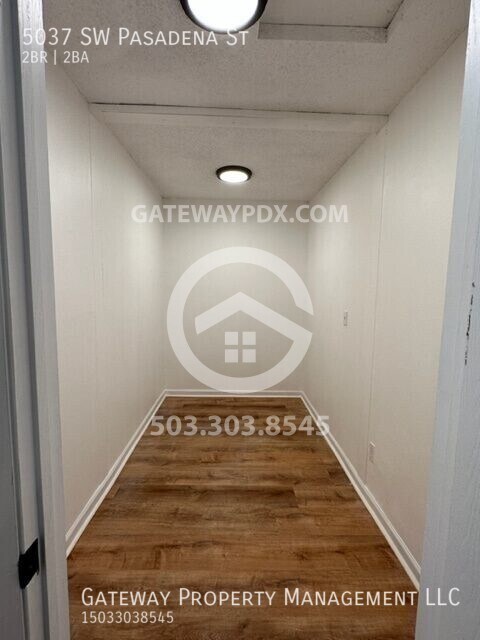 Building Photo - 5037 SW Pasadena St