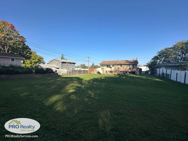 Building Photo - 3 Bedroom Home in Crystal