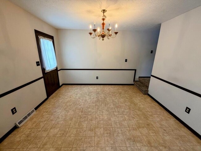 Building Photo - 6022 Applecrest Ct