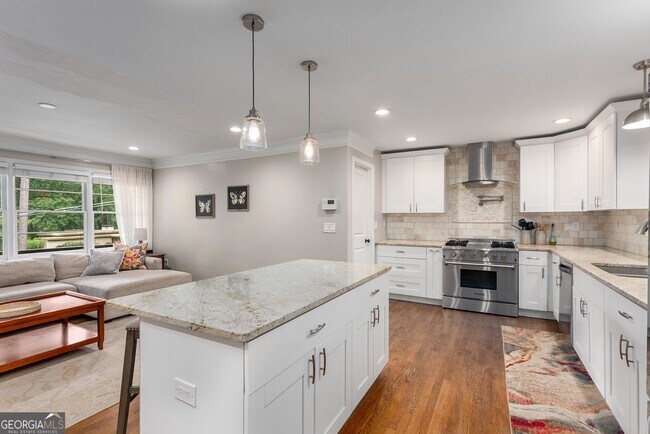 Building Photo - 2532 Circlewood Rd NE