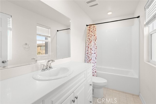 Building Photo - 3938 E Cambria Privado