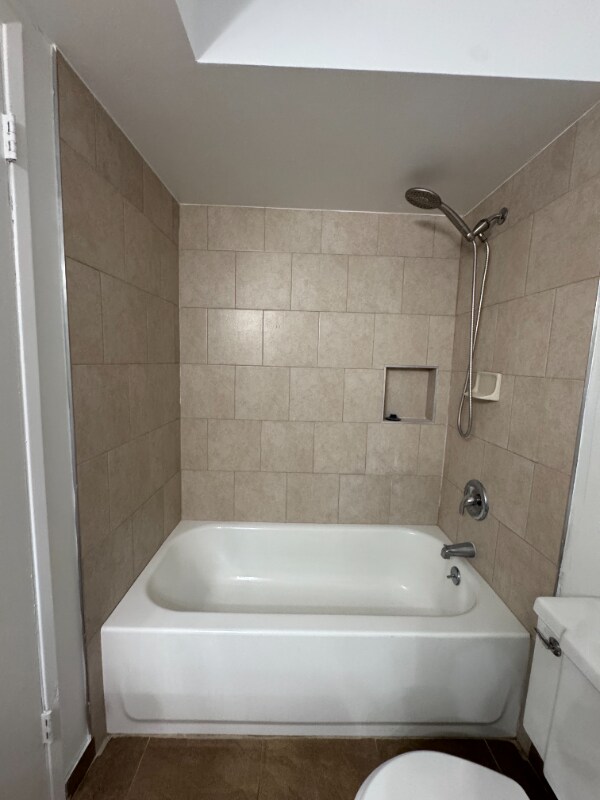 Building Photo - 5904 Daggett Ave