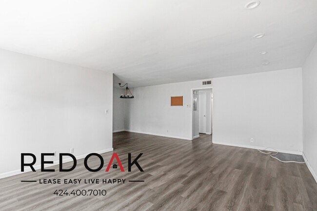 Building Photo - 430 S Maple Dr