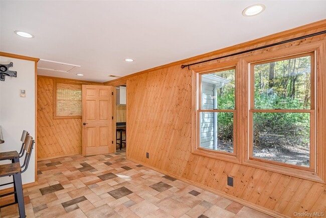 Building Photo - 107 Meads Farm Rd