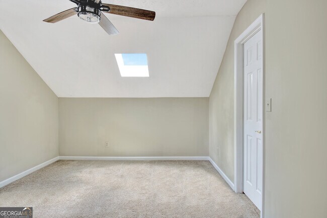Building Photo - 303 Calgary Dr