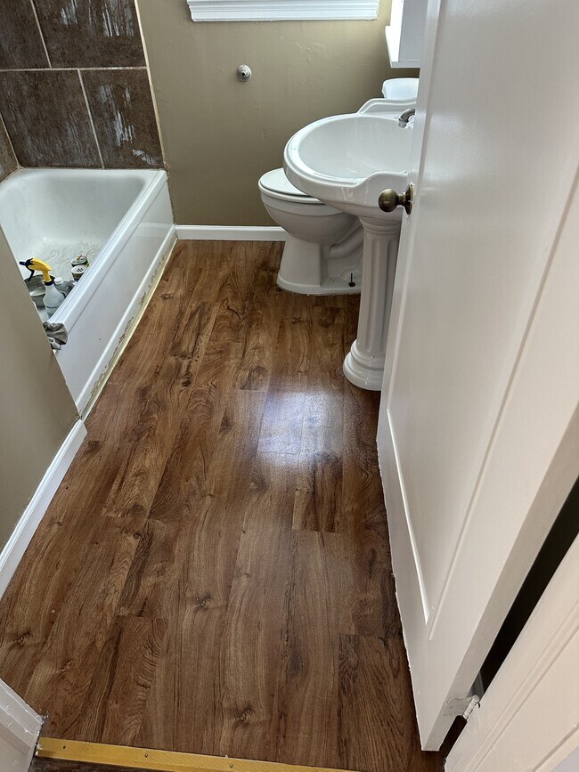 Building Photo - 2500 N 49th St