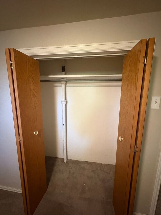 Building Photo - 3 Bed 2 Bath Cottage in Greeley