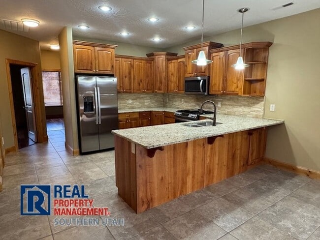 Building Photo - Village on the Heights