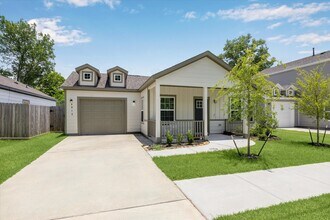 Building Photo - 6913 New York St