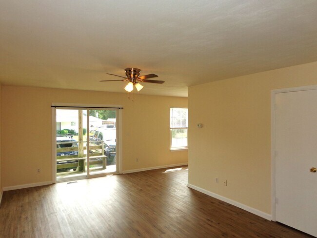 Building Photo - Coronet4636