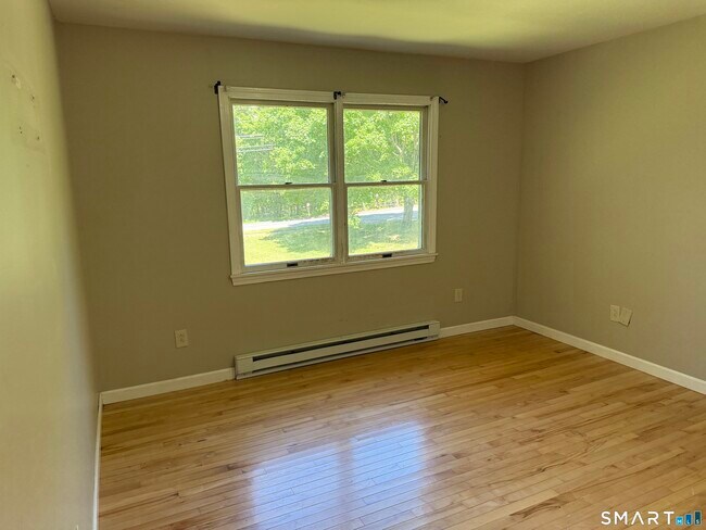Building Photo - 308 Noank Ledyard Rd