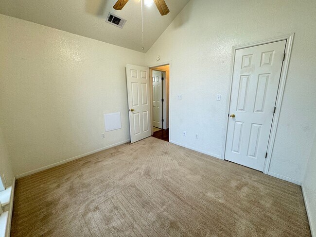 Building Photo - 2008 Lava Ln