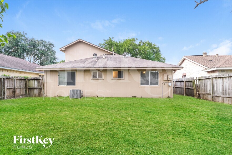 Building Photo - 3815 Derbyhall Dr
