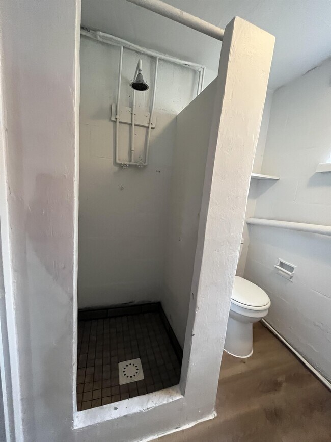 Building Photo - 2235 Middle St