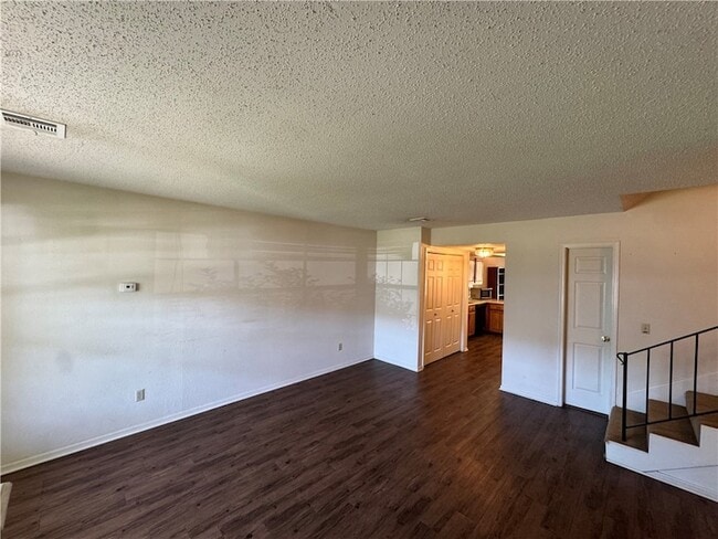 Primary Photo - 321 S 11th Pl