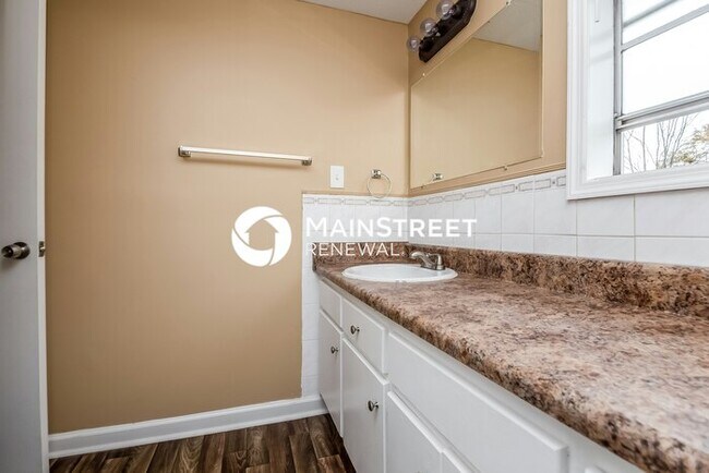 Building Photo - 4 Bedroom Pet-Friendly Home in McDonough, ...