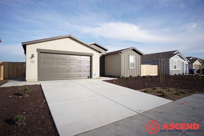 Primary Photo - Gorgeous Home with Solar in Southwest Bake...