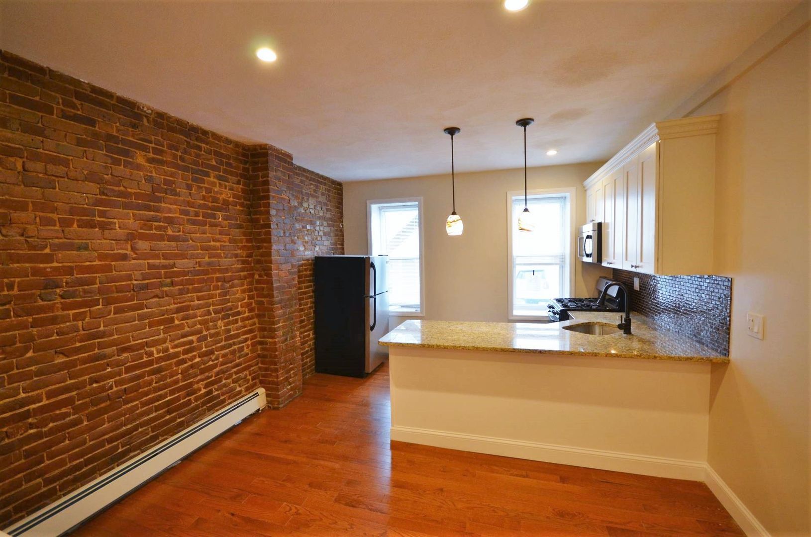 Building Photo - 349 Sumner St