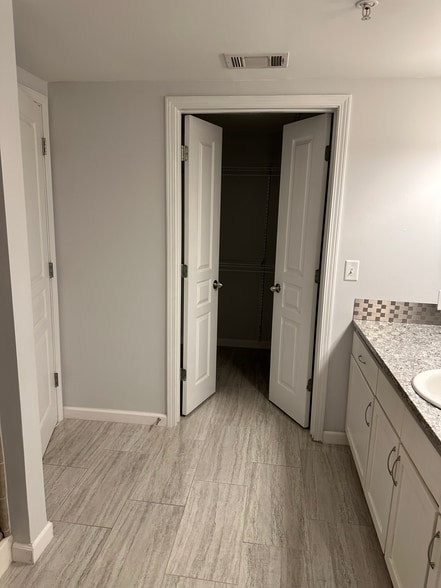 Building Photo - 2020 5th Ave S