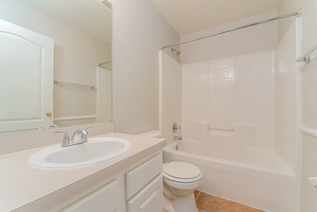 Building Photo - 214 Pleasant Hill Dr