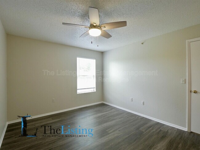 Building Photo - 637 Buoy Ln