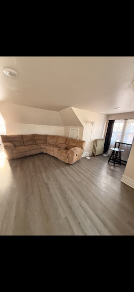 Building Photo - 313 N Evans St