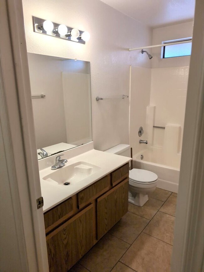 Building Photo - 73 S Cypress Ct