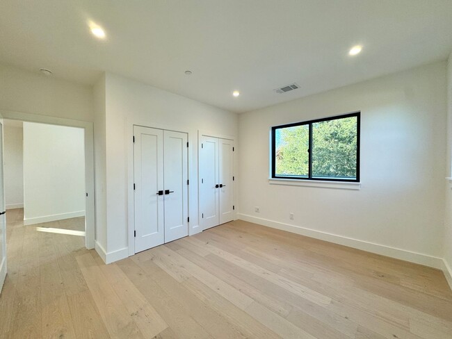 Building Photo - 2023 Built Custom Napa 3 Bedrooms, 3 1/2 B...