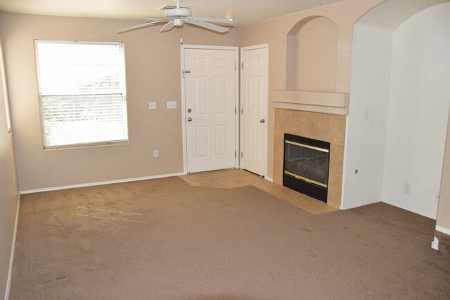 Building Photo - NORTHWEST - 2 STORY, 5 BEDROOM HOME