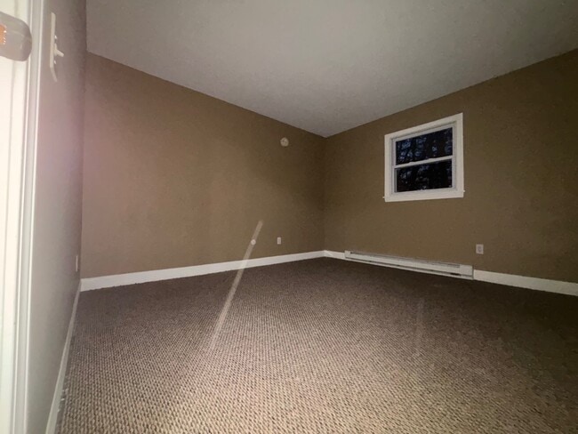 Building Photo - 4 Deer St